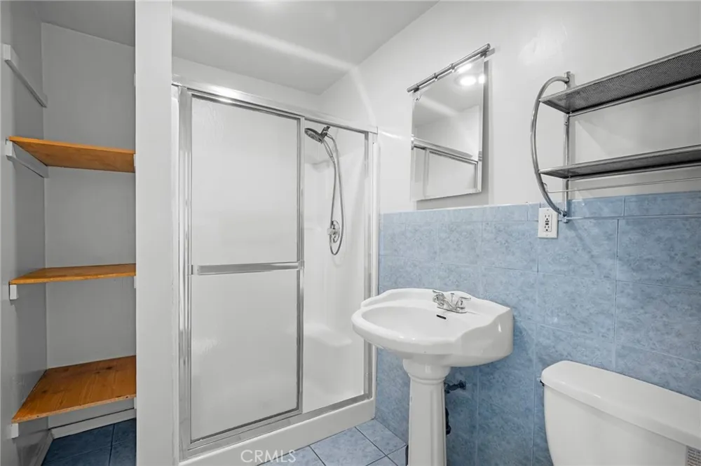 8007 Broadleaf Panorama City, CA 91402