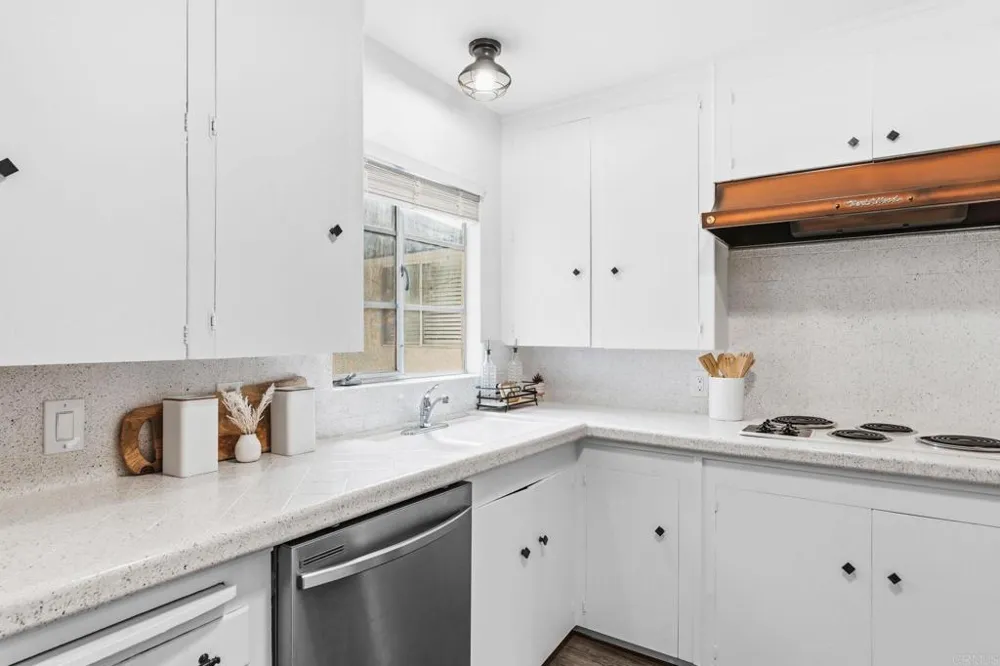 4850 69th Place San Diego, CA 92115
