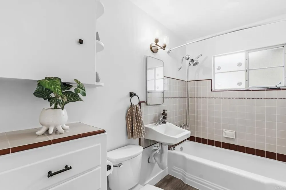 4850 69th Place San Diego, CA 92115