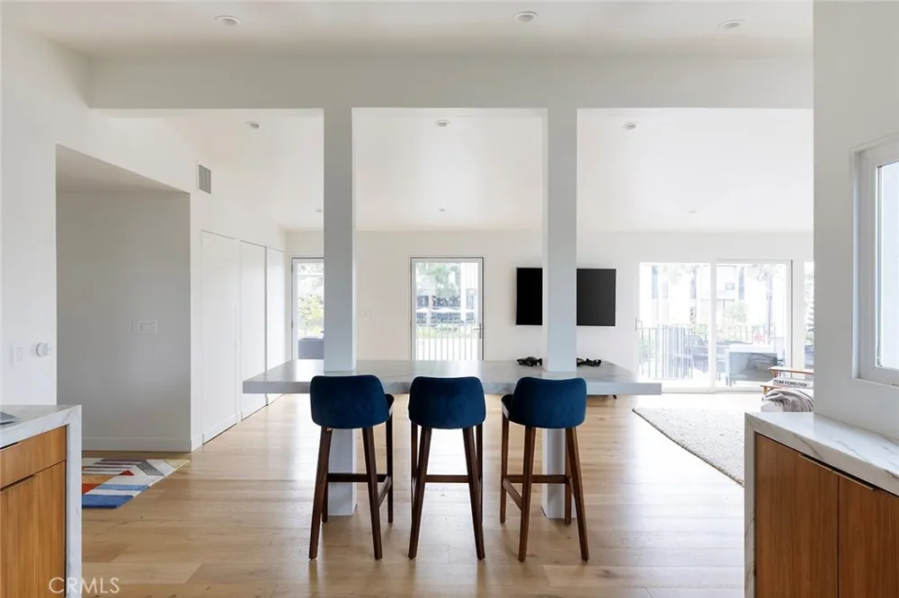 1504 Westcliff Drive #5 Newport Beach, CA 92660
