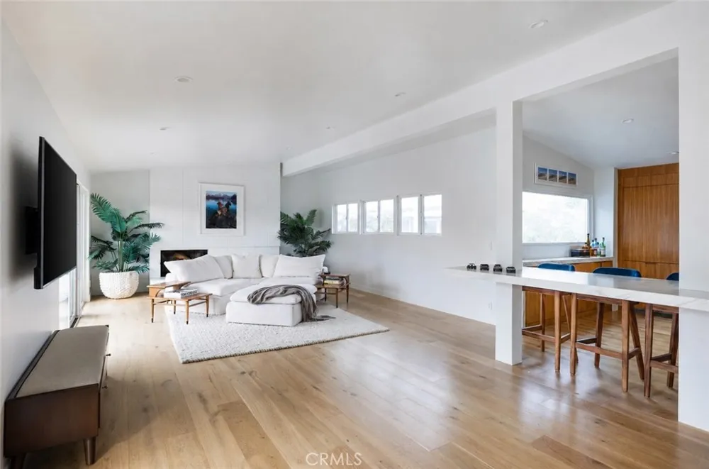 1504 Westcliff Drive #5 Newport Beach, CA 92660