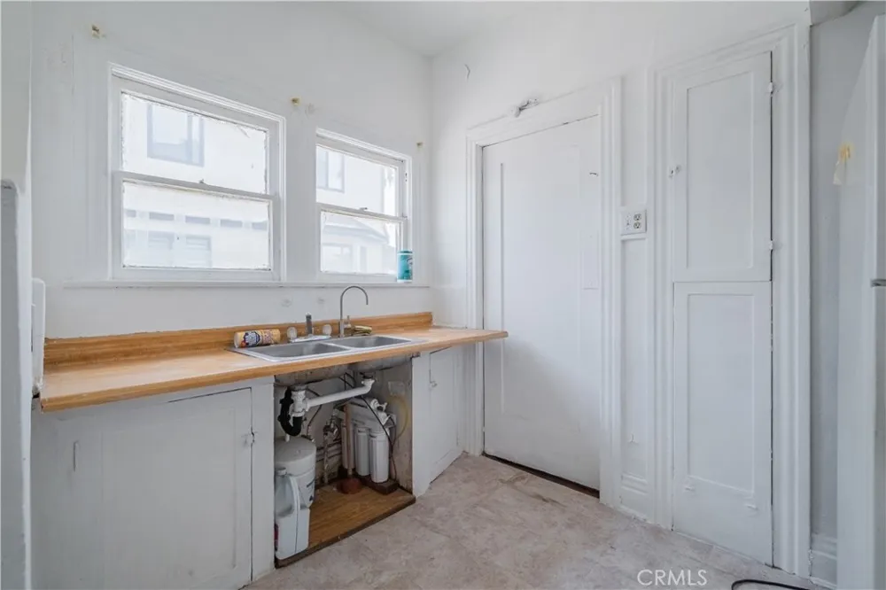 1427 Laveta Los Angeles, CA 90026