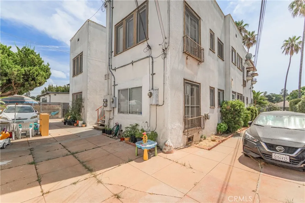 1427 Laveta Los Angeles, CA 90026