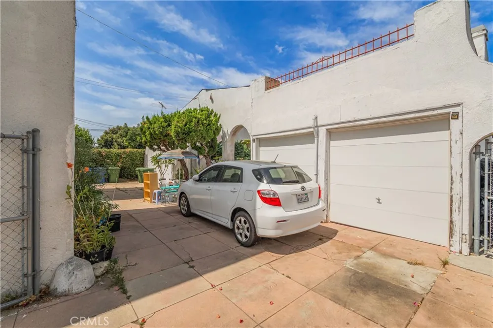1427 Laveta Los Angeles, CA 90026