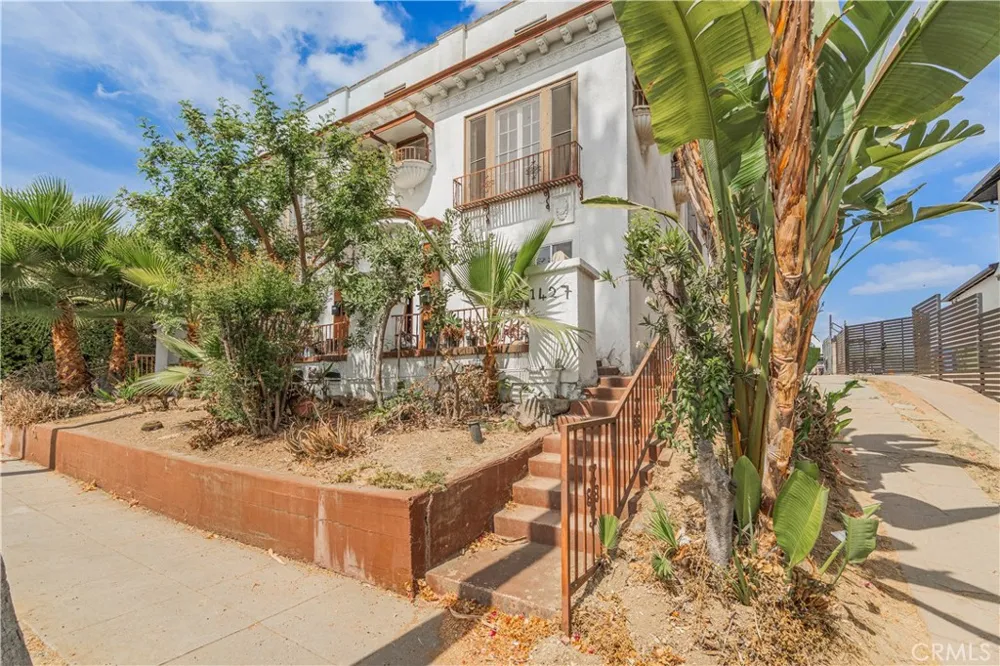1427 Laveta Los Angeles, CA 90026