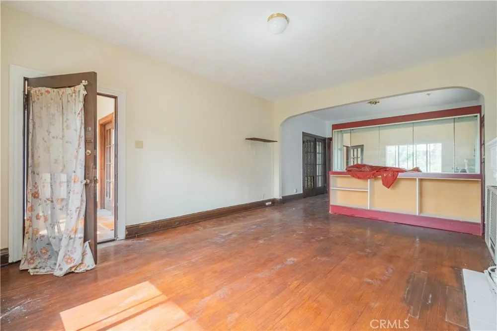 1427 Laveta Los Angeles, CA 90026