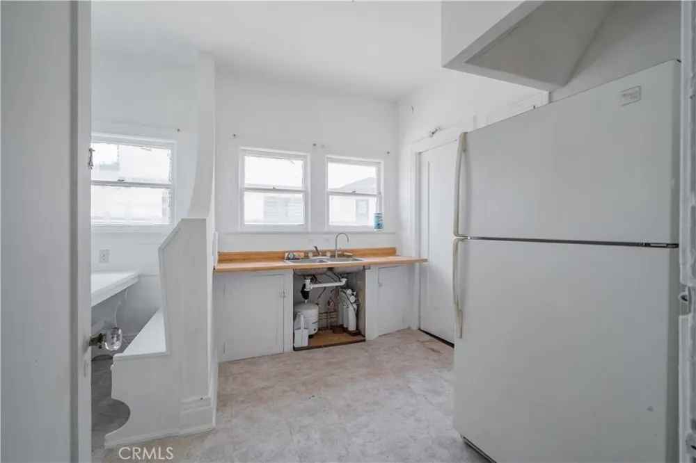 1427 Laveta Los Angeles, CA 90026