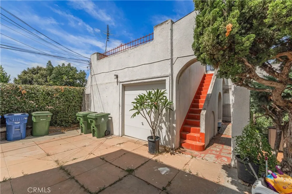 1427 Laveta Los Angeles, CA 90026