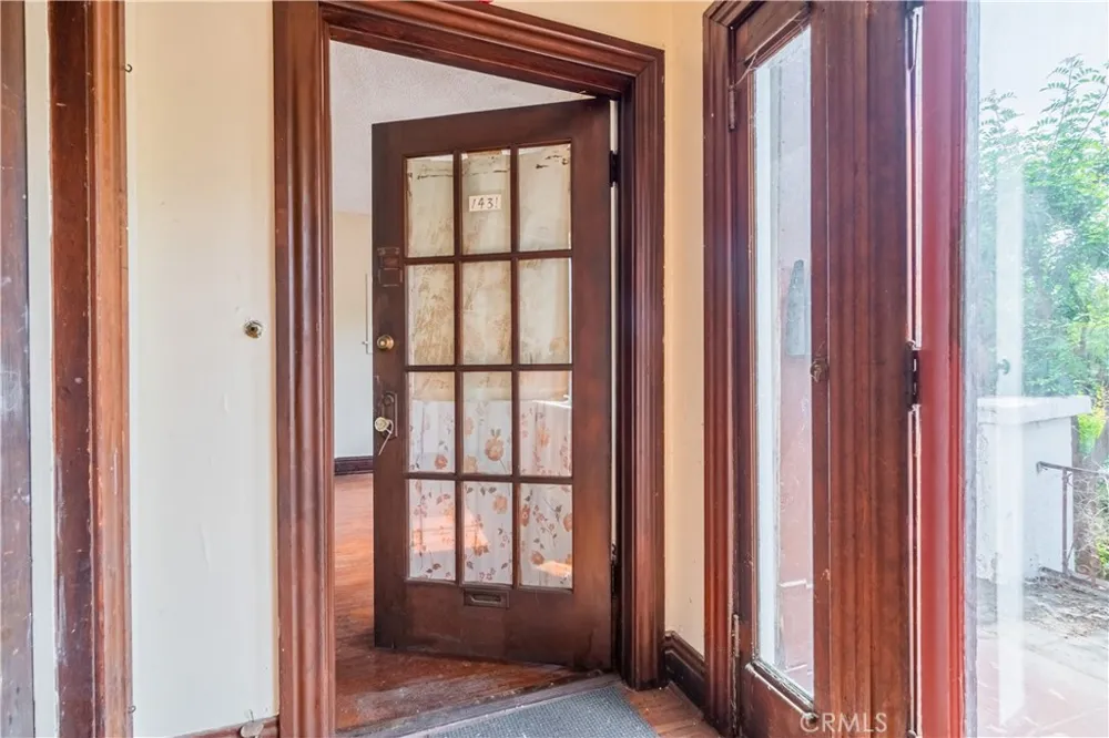 1427 Laveta Los Angeles, CA 90026