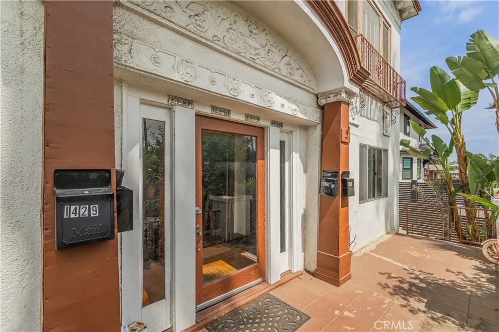 1427 Laveta Los Angeles, CA 90026