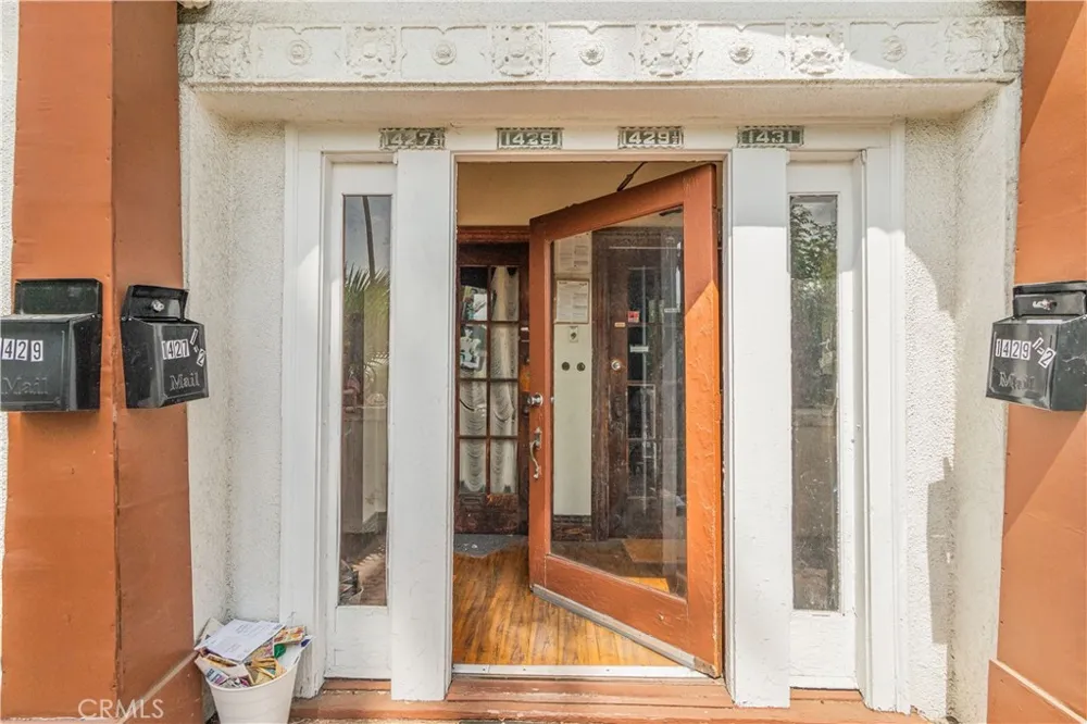 1427 Laveta Los Angeles, CA 90026