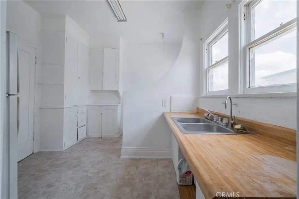 1427 Laveta Los Angeles, CA 90026