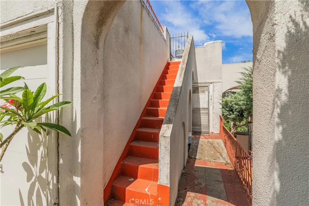 1427 Laveta Los Angeles, CA 90026