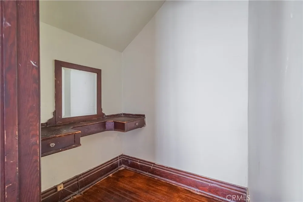 1427 Laveta Los Angeles, CA 90026