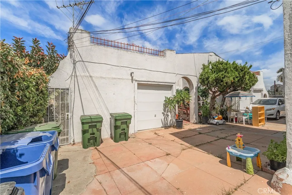 1427 Laveta Los Angeles, CA 90026