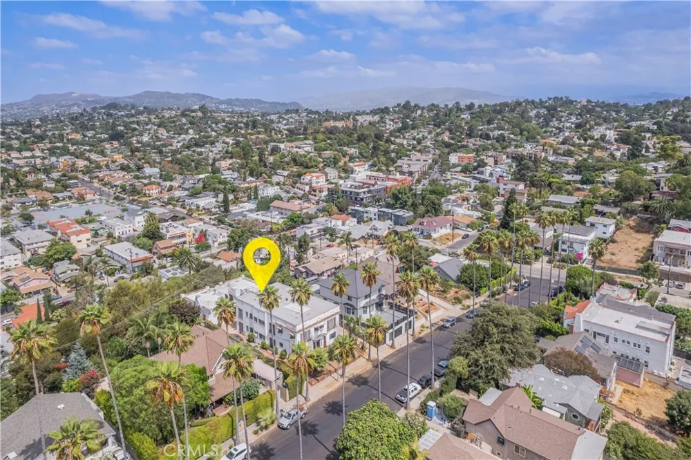 1427 Laveta Los Angeles, CA 90026