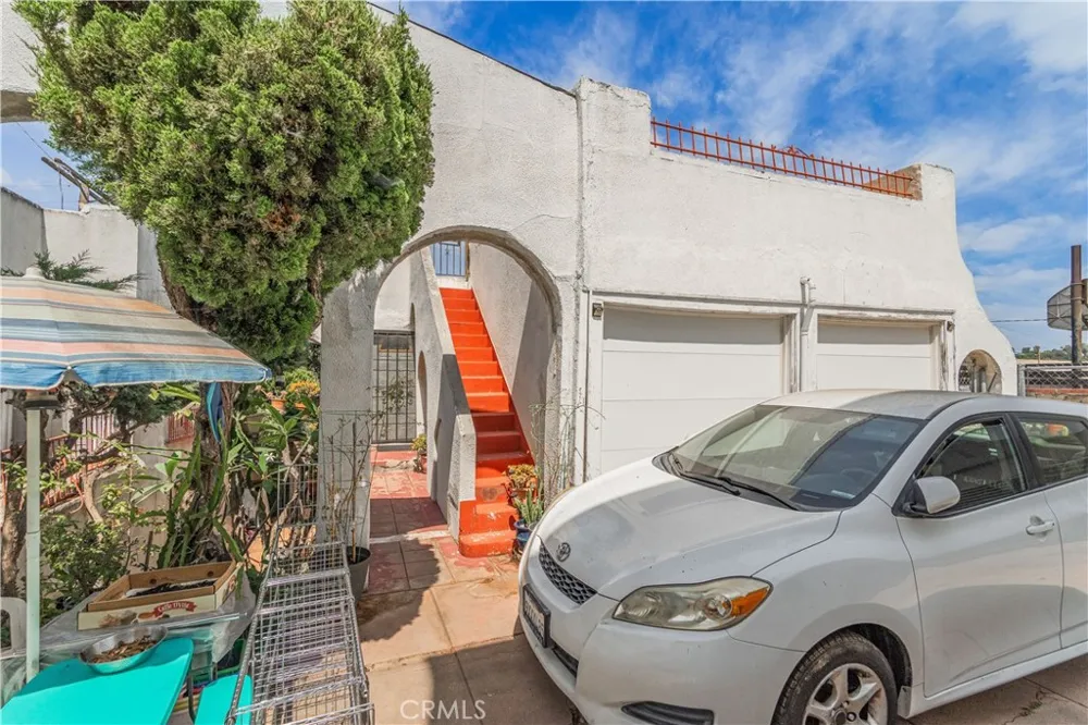 1427 Laveta Los Angeles, CA 90026