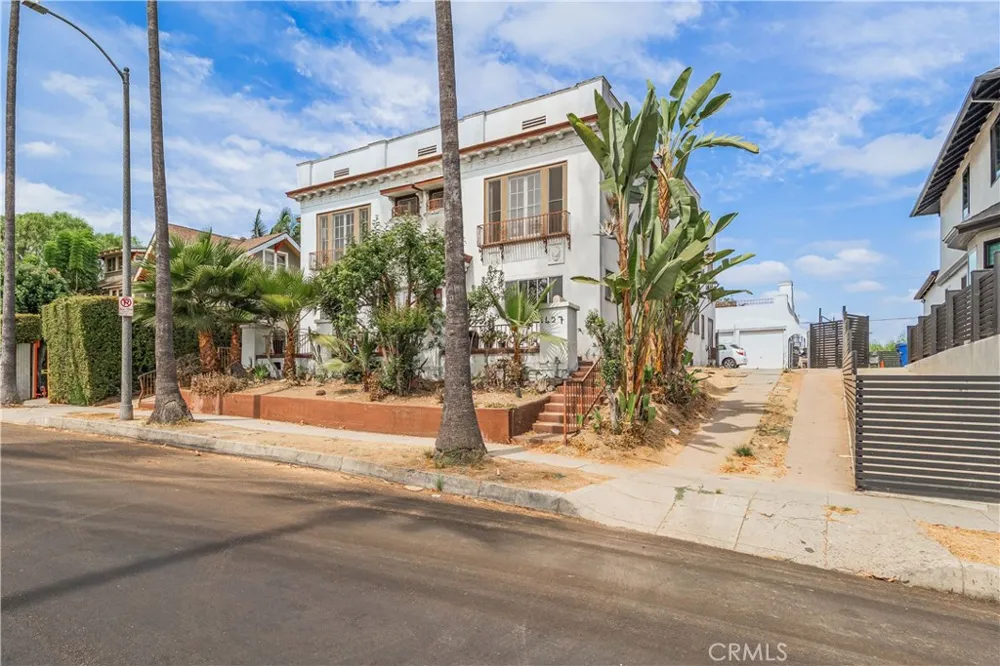 1427 Laveta Los Angeles, CA 90026