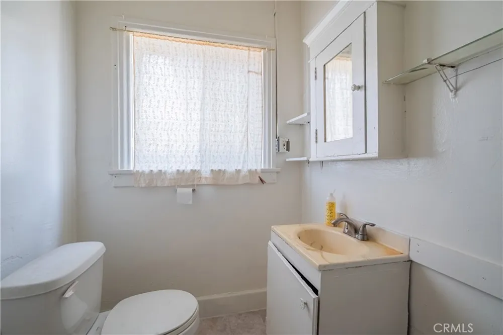 1427 Laveta Los Angeles, CA 90026