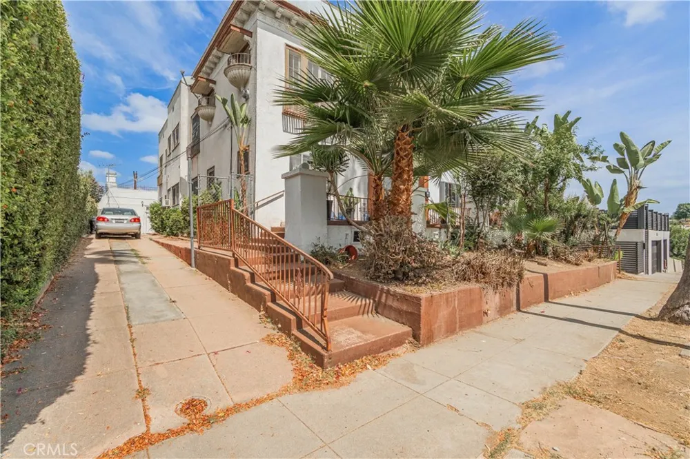 1427 Laveta Los Angeles, CA 90026
