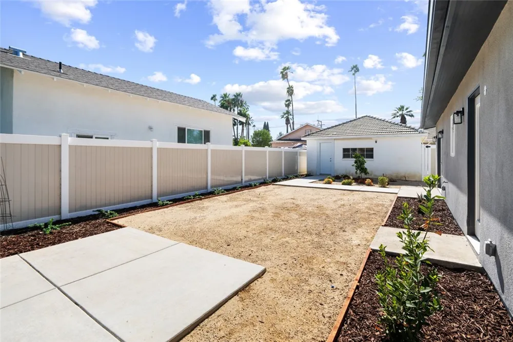 6652 Palm Avenue Riverside, CA 92506
