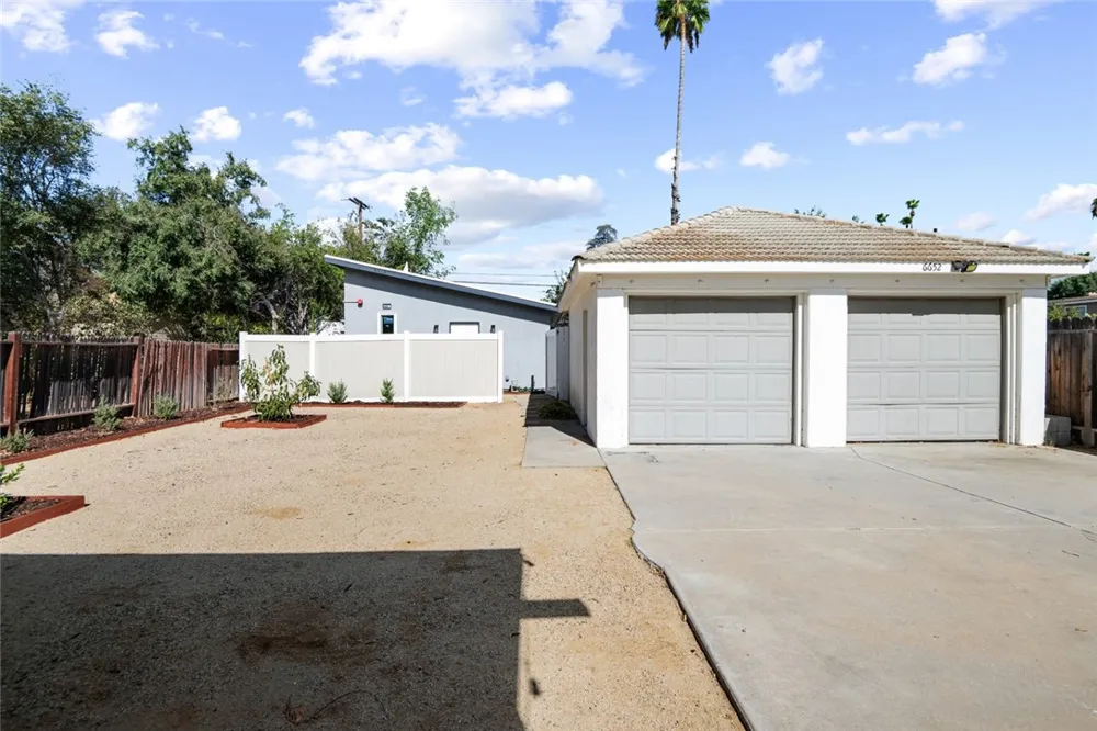 6652 Palm Avenue Riverside, CA 92506