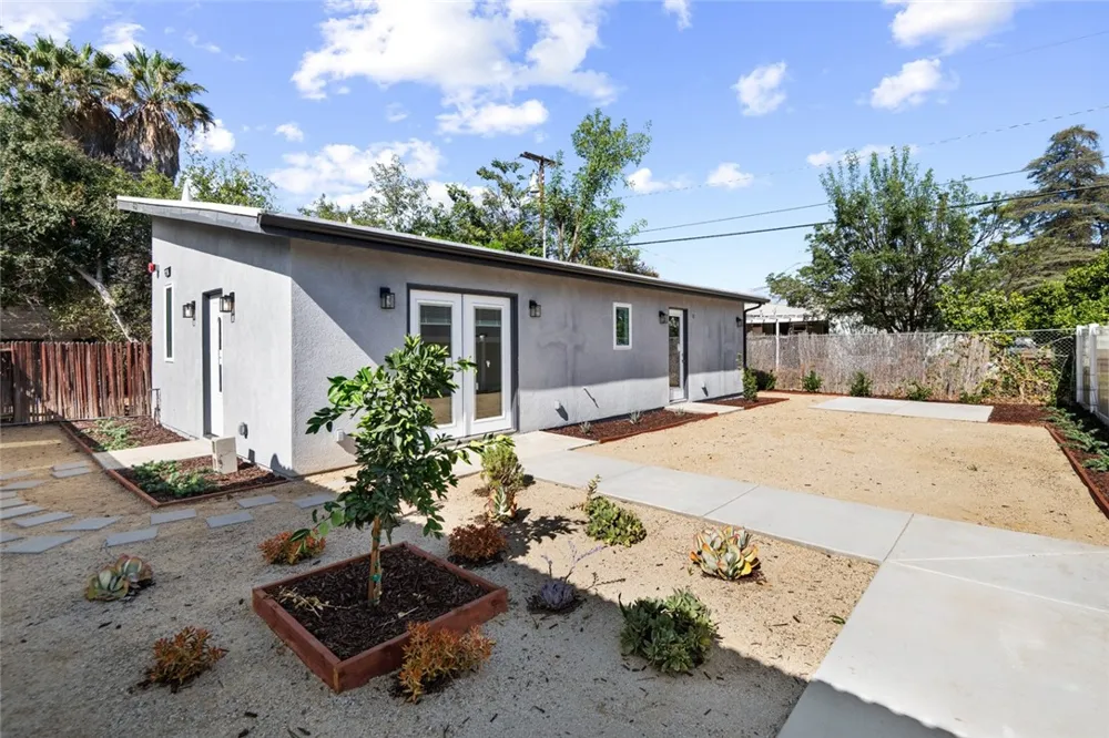 6652 Palm Avenue Riverside, CA 92506