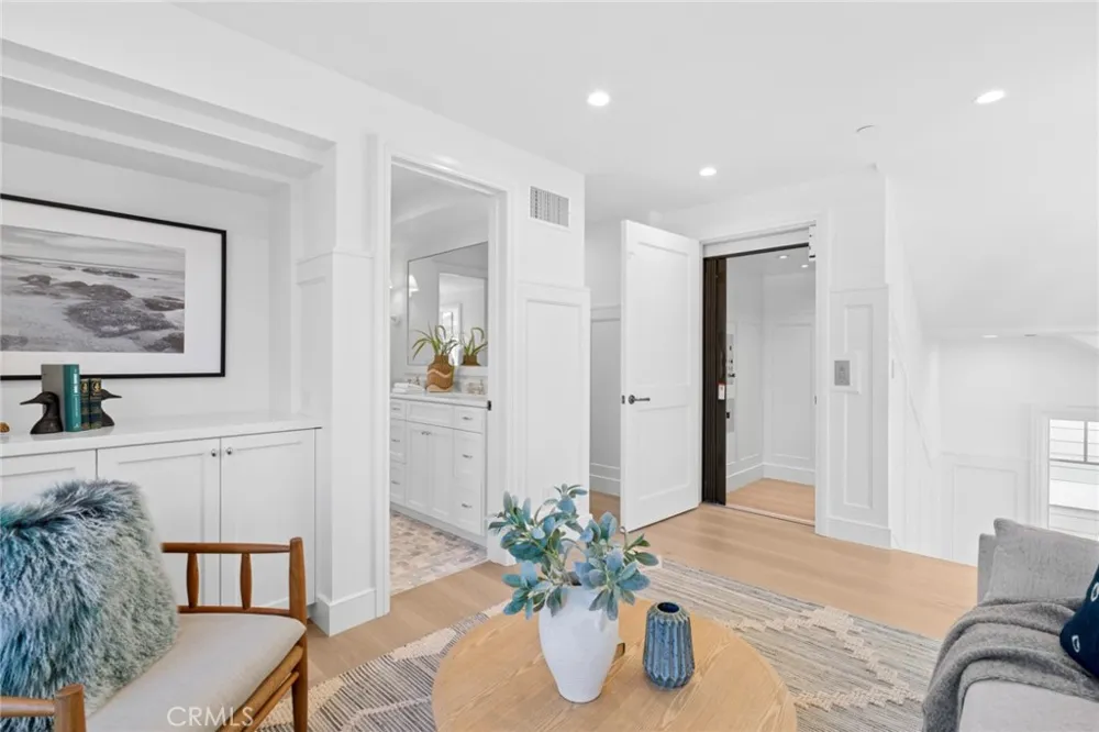 1105 Bay Front Newport Beach, CA 92662
