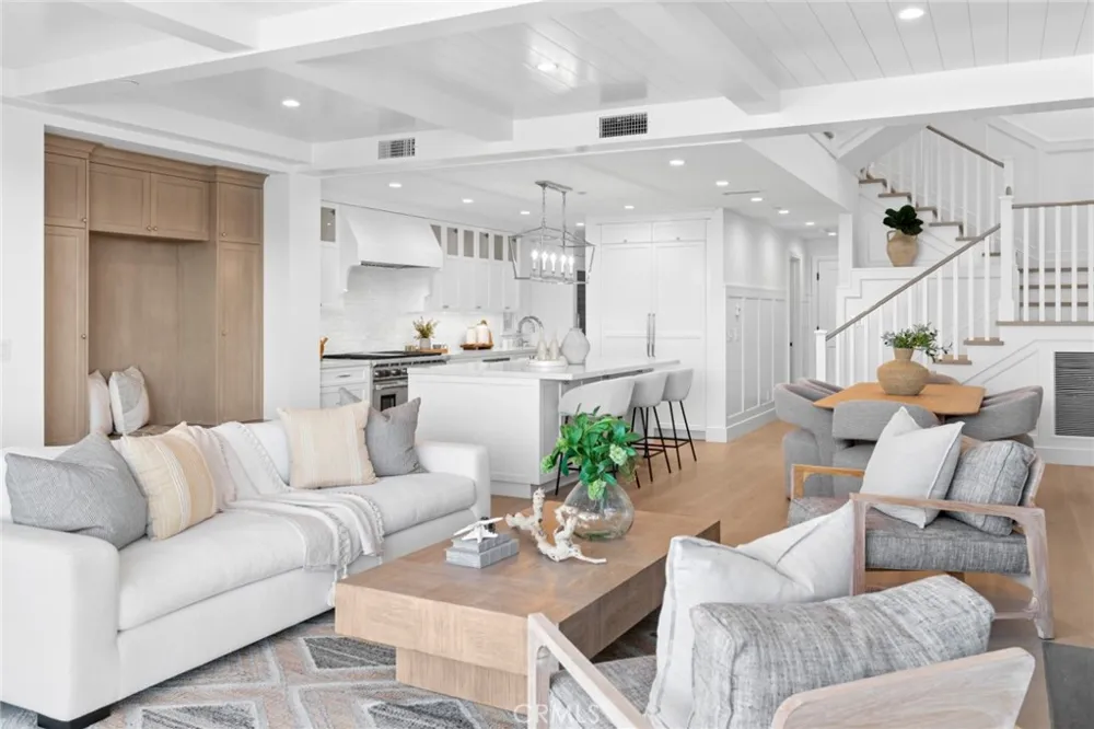 1105 Bay Front Newport Beach, CA 92662