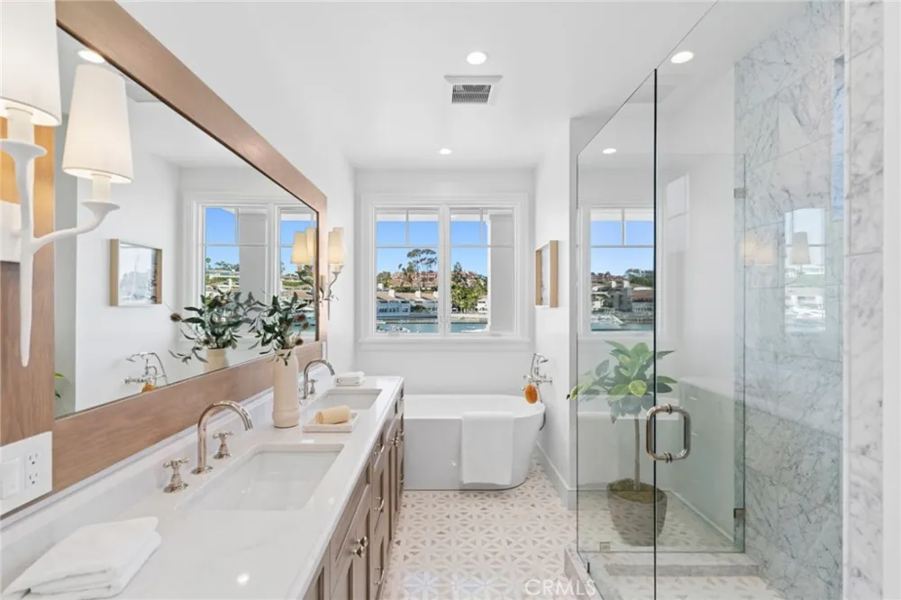 1105 Bay Front Newport Beach, CA 92662