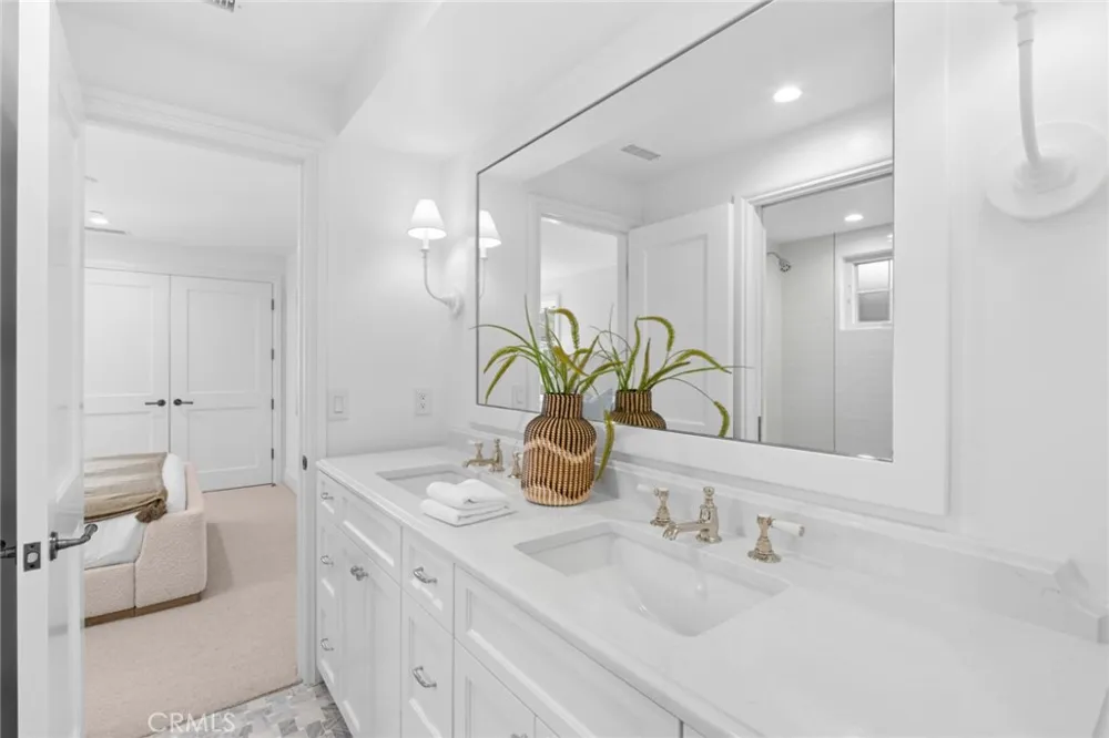 1105 Bay Front Newport Beach, CA 92662