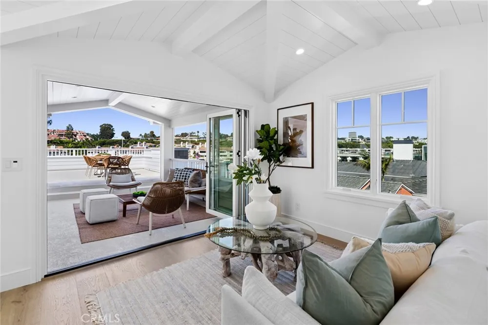1105 Bay Front Newport Beach, CA 92662