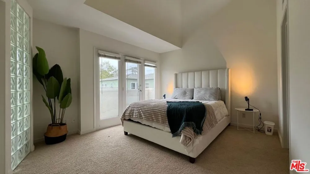 807 21st Street #3 Santa Monica, CA 90403