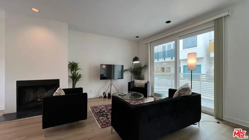 807 21st Street #3 Santa Monica, CA 90403
