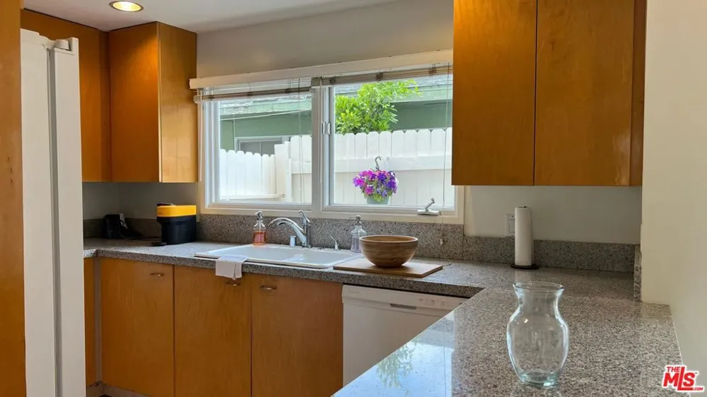 807 21st Street #3 Santa Monica, CA 90403