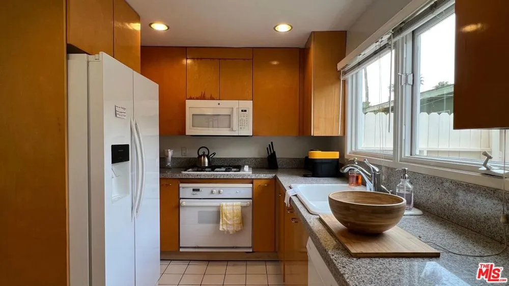 807 21st Street #3 Santa Monica, CA 90403