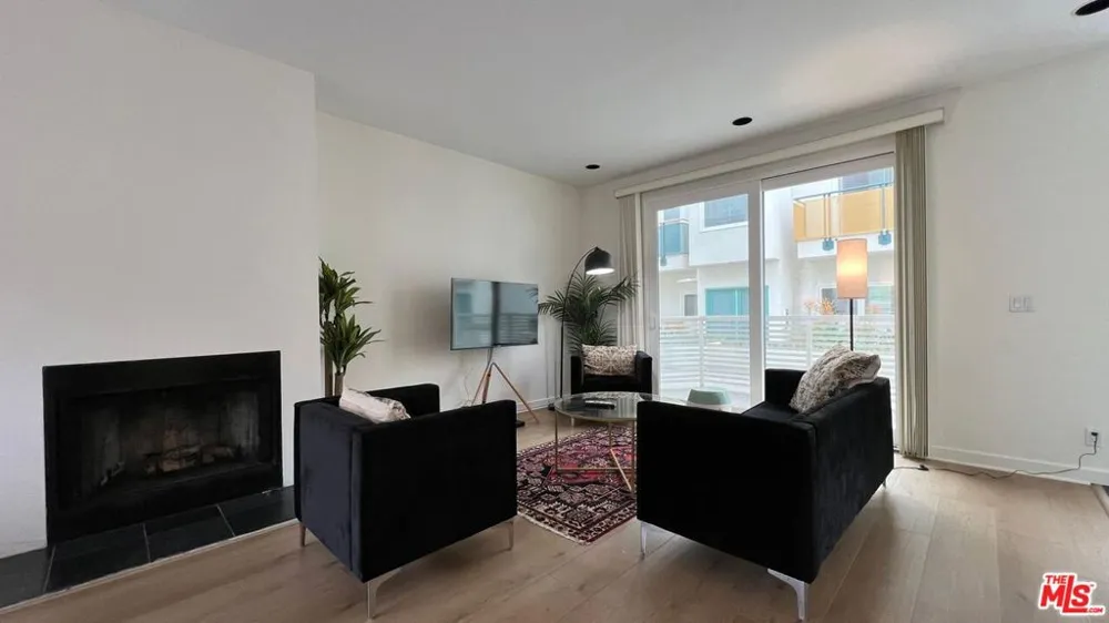 807 21st Street #3 Santa Monica, CA 90403