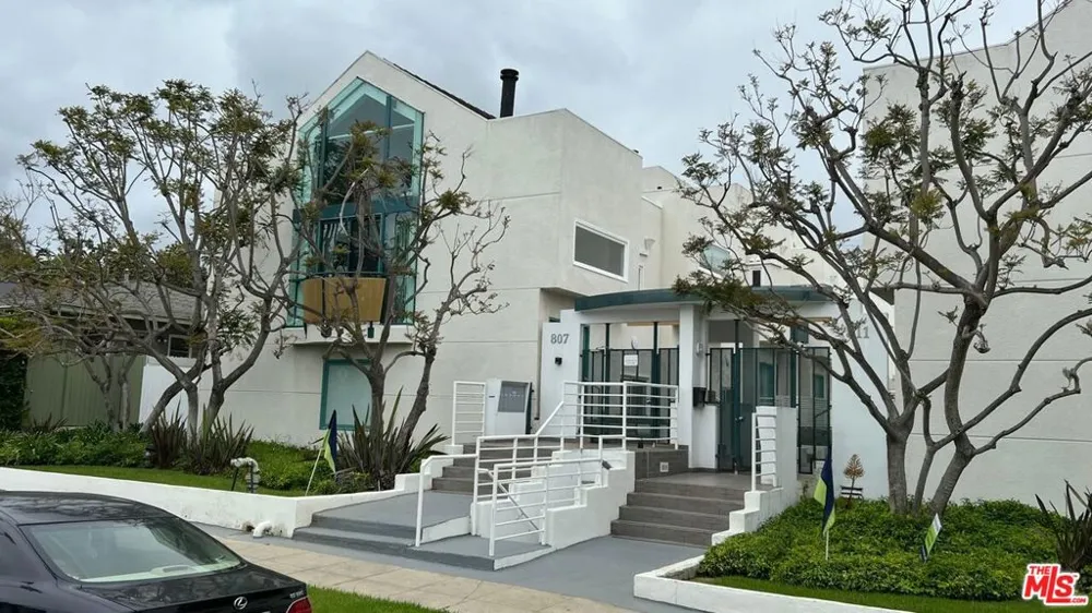 807 21st Street #3 Santa Monica, CA 90403