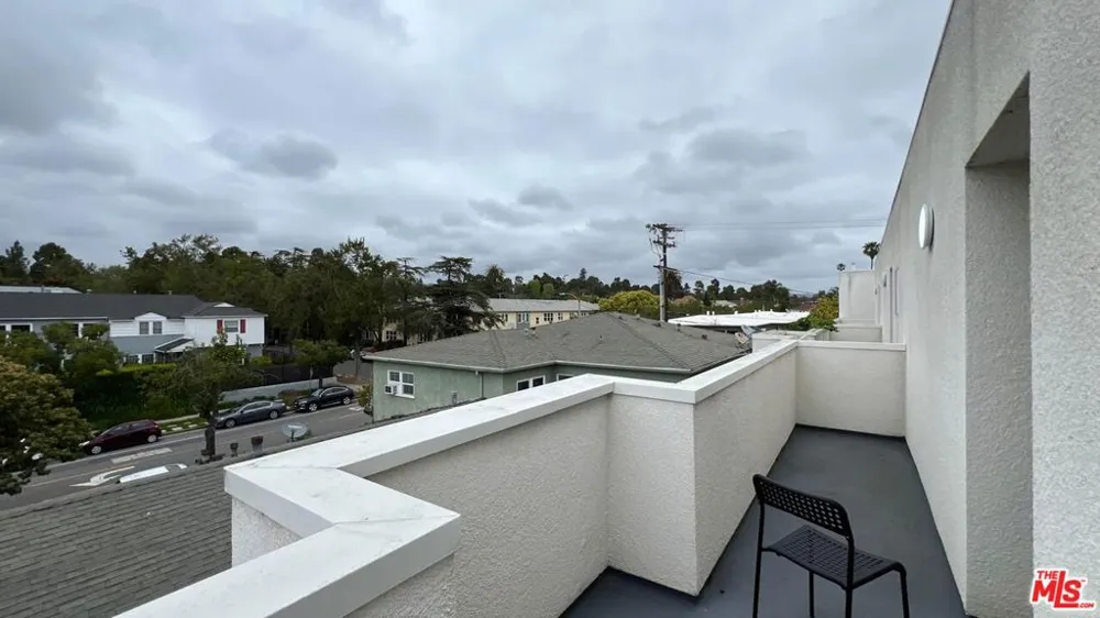807 21st Street #3 Santa Monica, CA 90403