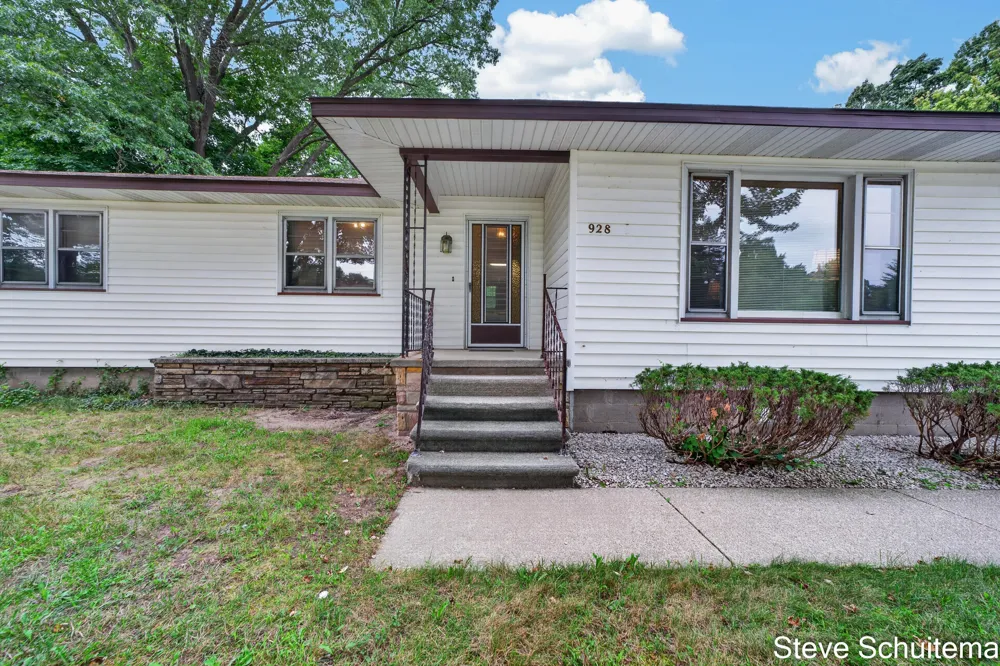 928 S Division Street Whitehall, MI 49461
