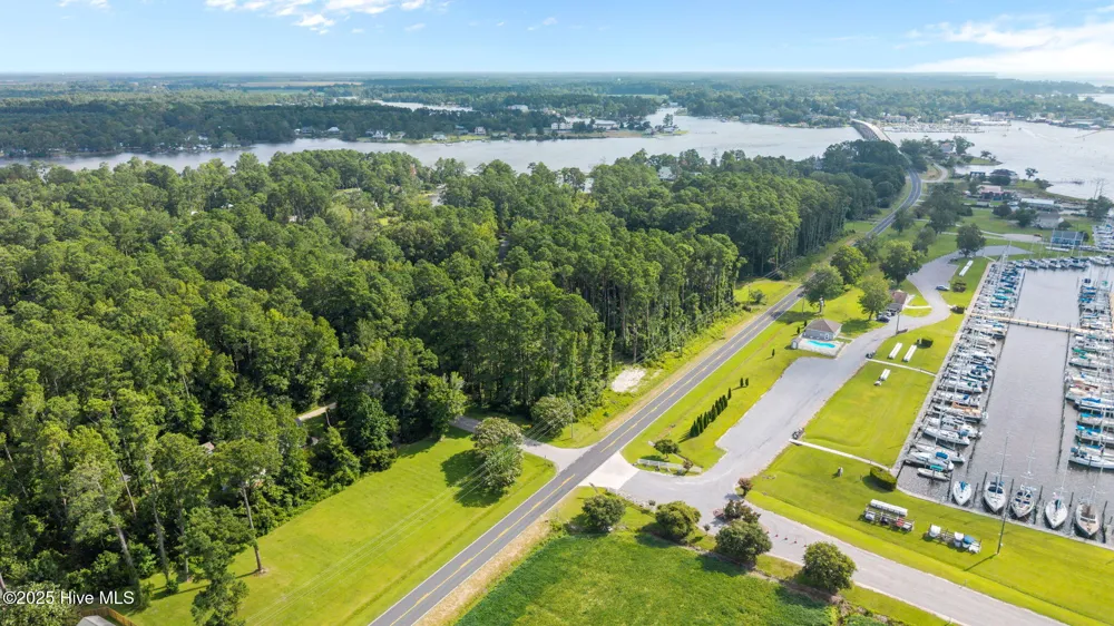690 Oriental Road Oriental, NC 28571