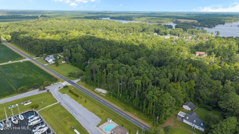690 Oriental Road Oriental, NC 28571