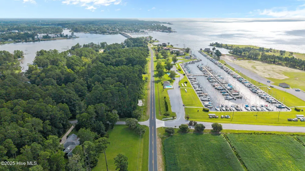 690 Oriental Road Oriental, NC 28571