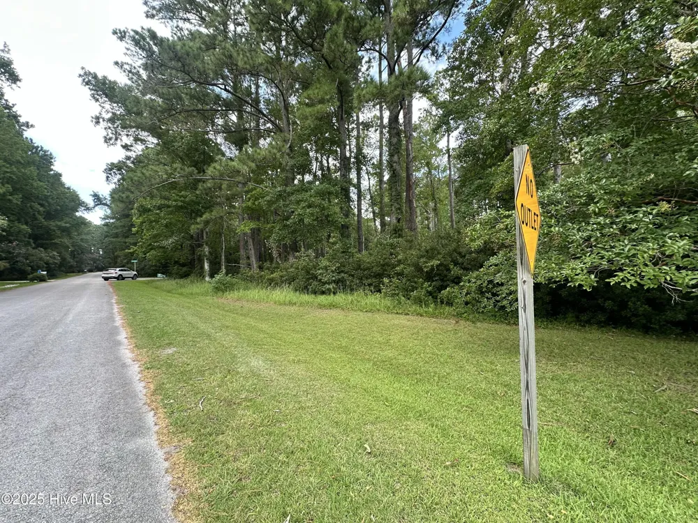 690 Oriental Road Oriental, NC 28571
