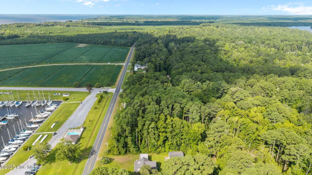 690 Oriental Road Oriental, NC 28571