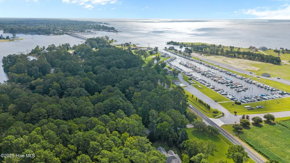 690 Oriental Road Oriental, NC 28571
