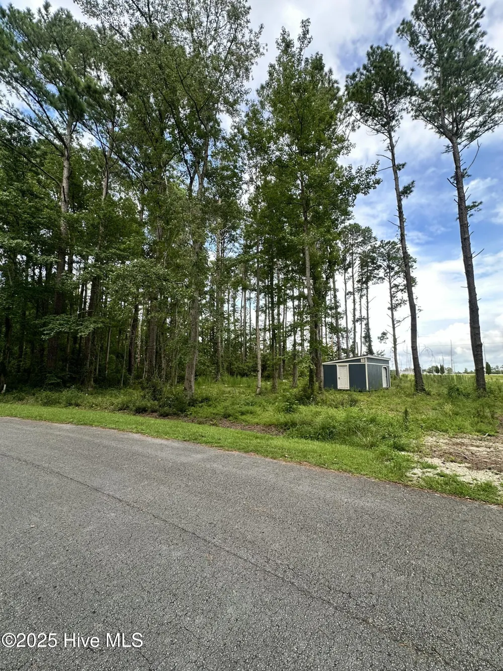 690 Oriental Road Oriental, NC 28571