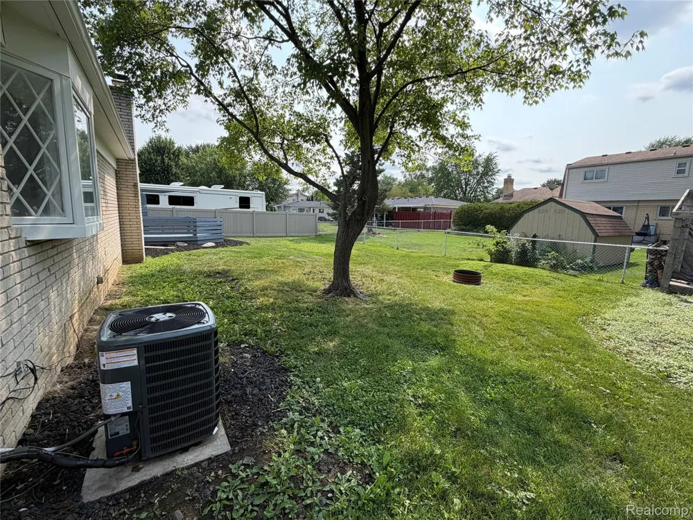 39501 Cobridge Drive Clinton Charter Township, MI 48038