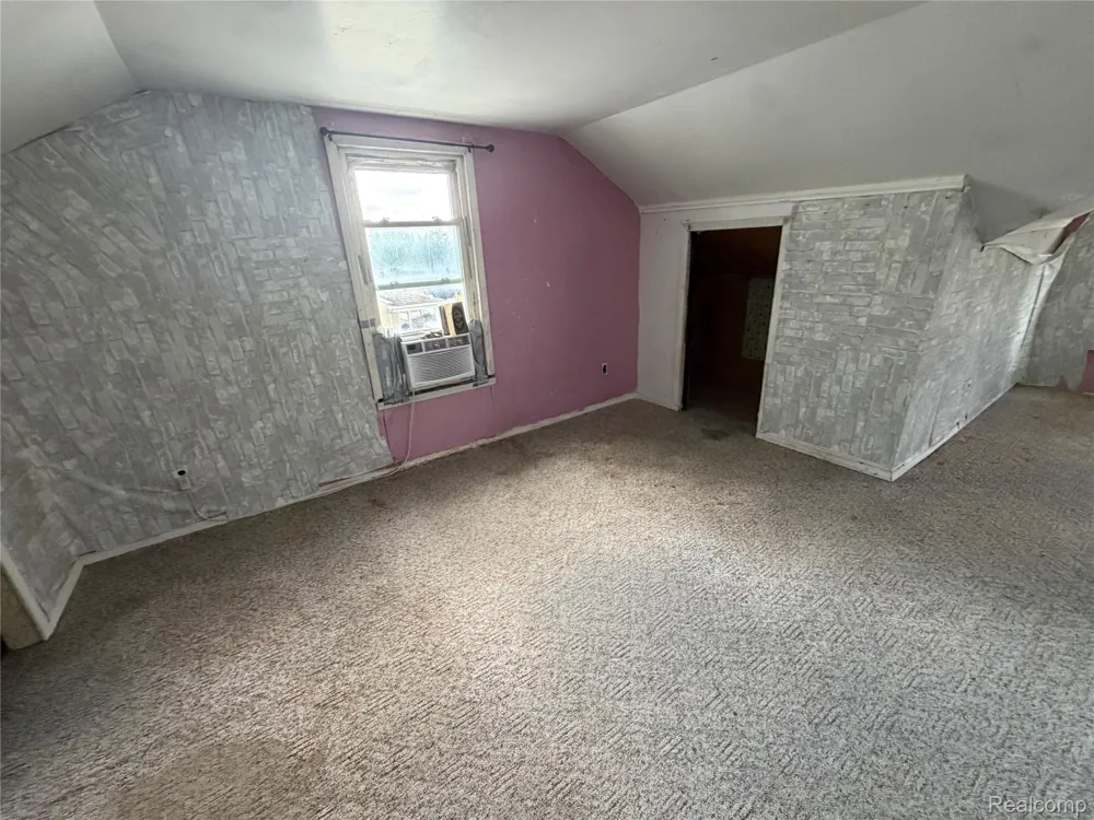 7602 Kendal Street Dearborn City, MI 48126