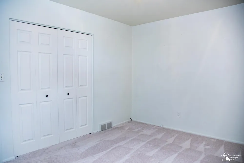2077 Pagel Avenue Lincoln Park City, MI 48146